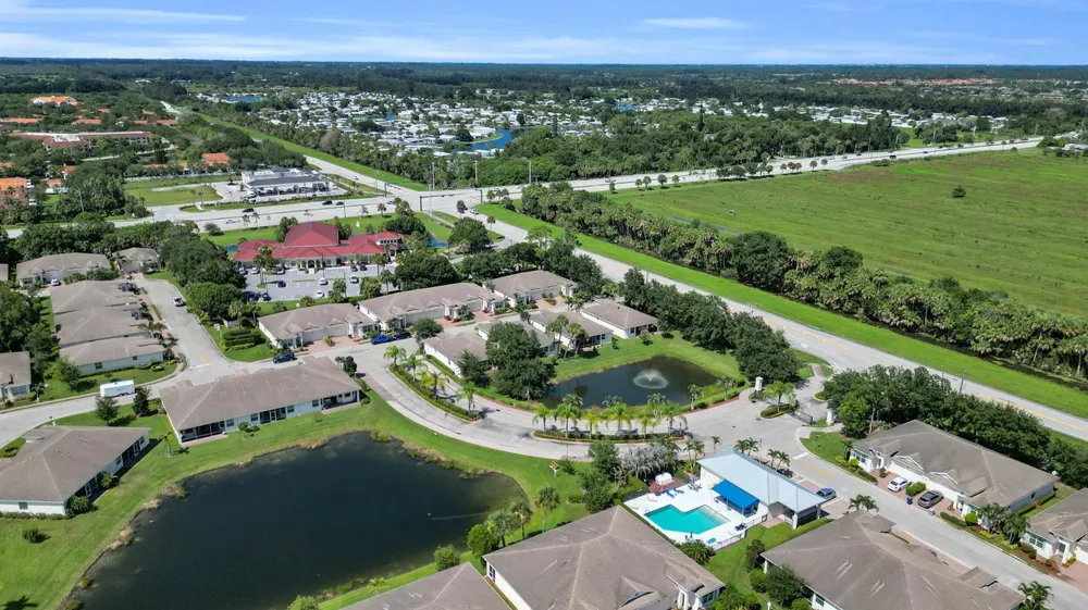 7414 OAKRIDGE PLACE Vero Beach, FL 32966