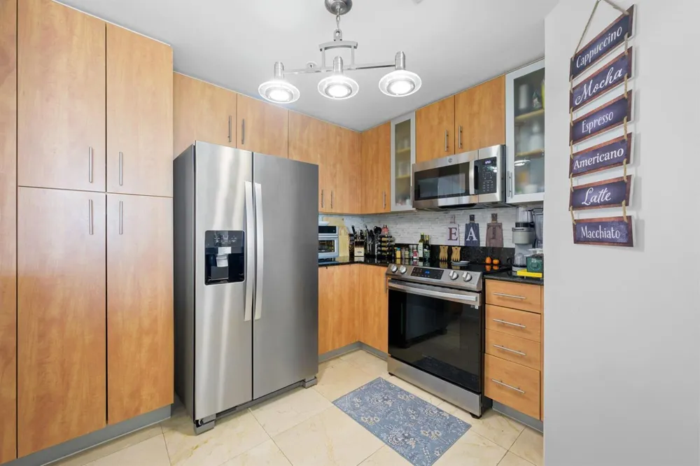7900 HARBOR ISLAND DRIVE #1517 North Bay Village, FL 33141