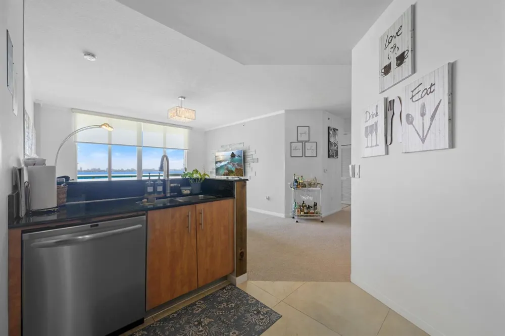 7900 HARBOR ISLAND DRIVE #1517 North Bay Village, FL 33141