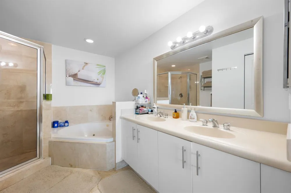 7900 HARBOR ISLAND DRIVE #1517 North Bay Village, FL 33141