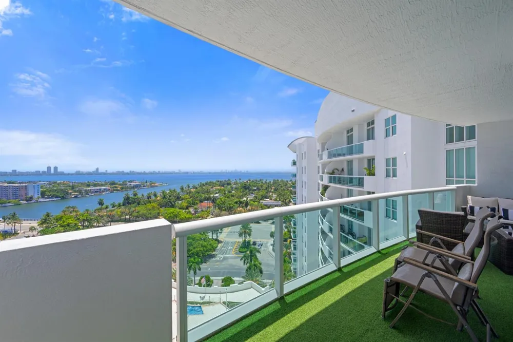 7900 HARBOR ISLAND DRIVE #1517 North Bay Village, FL 33141