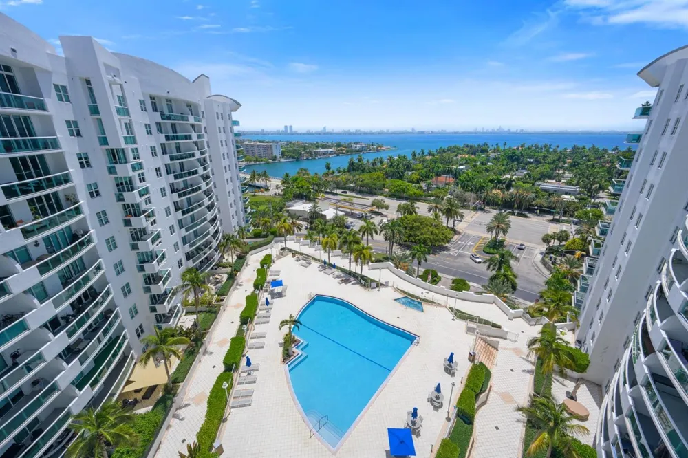 7900 HARBOR ISLAND DRIVE #1517 North Bay Village, FL 33141