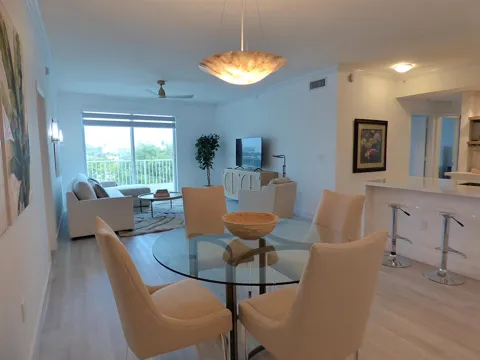 802 W WINDWARD WAY #303