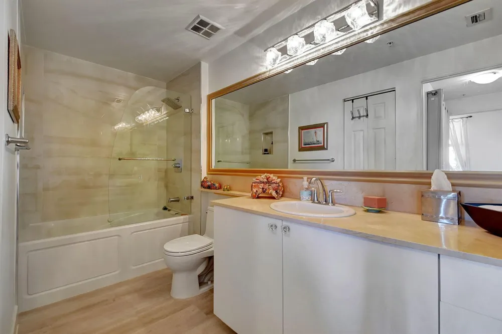 802 W WINDWARD WAY #303 Lantana, FL 33462