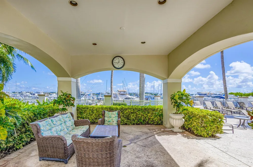 802 W WINDWARD WAY #303 Lantana, FL 33462