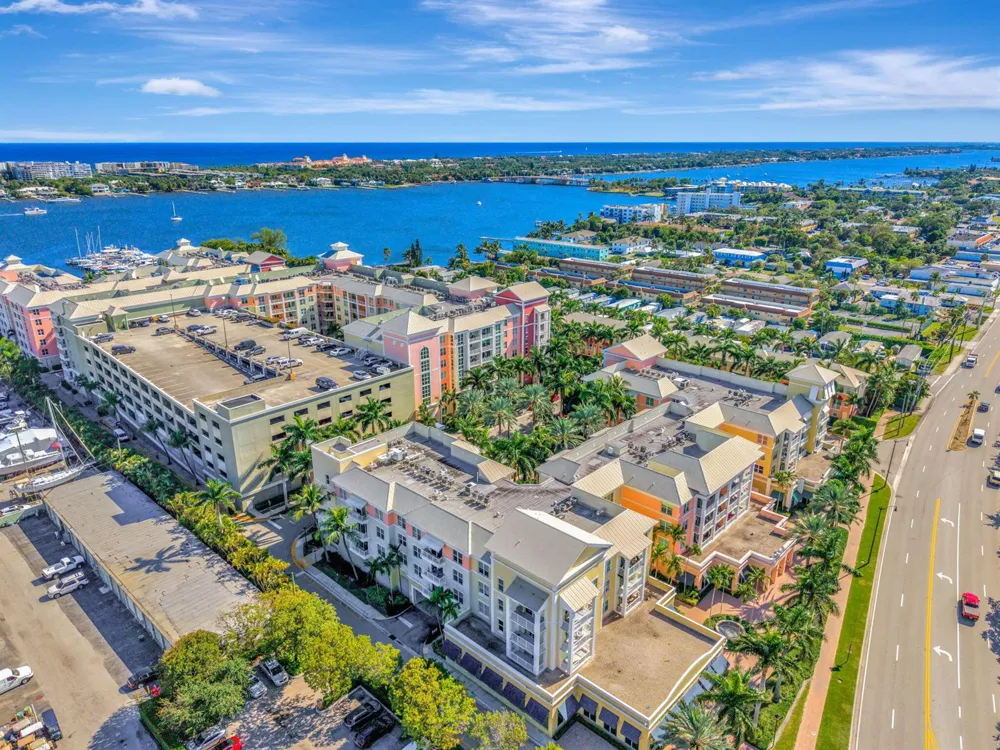 802 W WINDWARD WAY #303 Lantana, FL 33462
