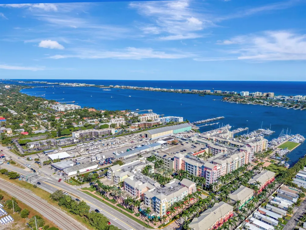 802 W WINDWARD WAY #303 Lantana, FL 33462
