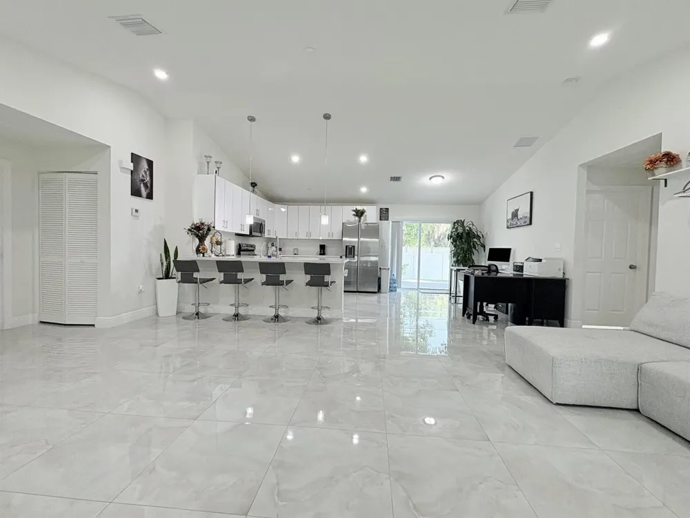 6539 Alexander Road West Palm Beach, FL 33413