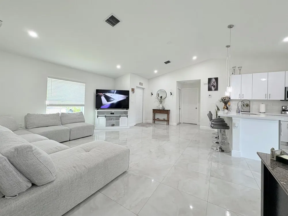 6539 Alexander Road West Palm Beach, FL 33413