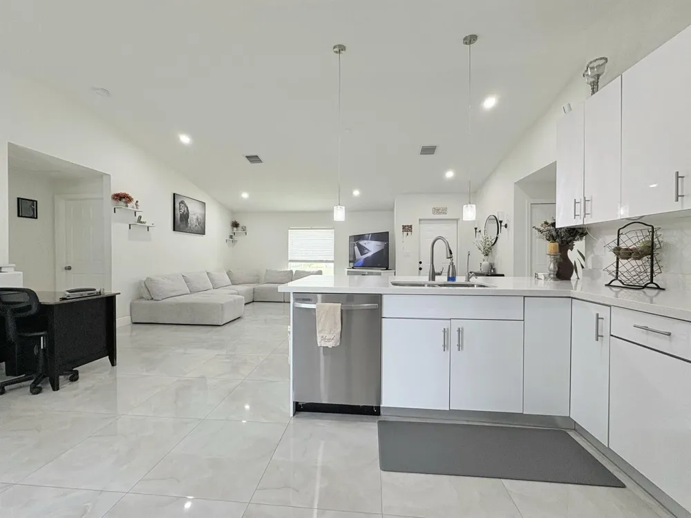 6539 Alexander Road West Palm Beach, FL 33413