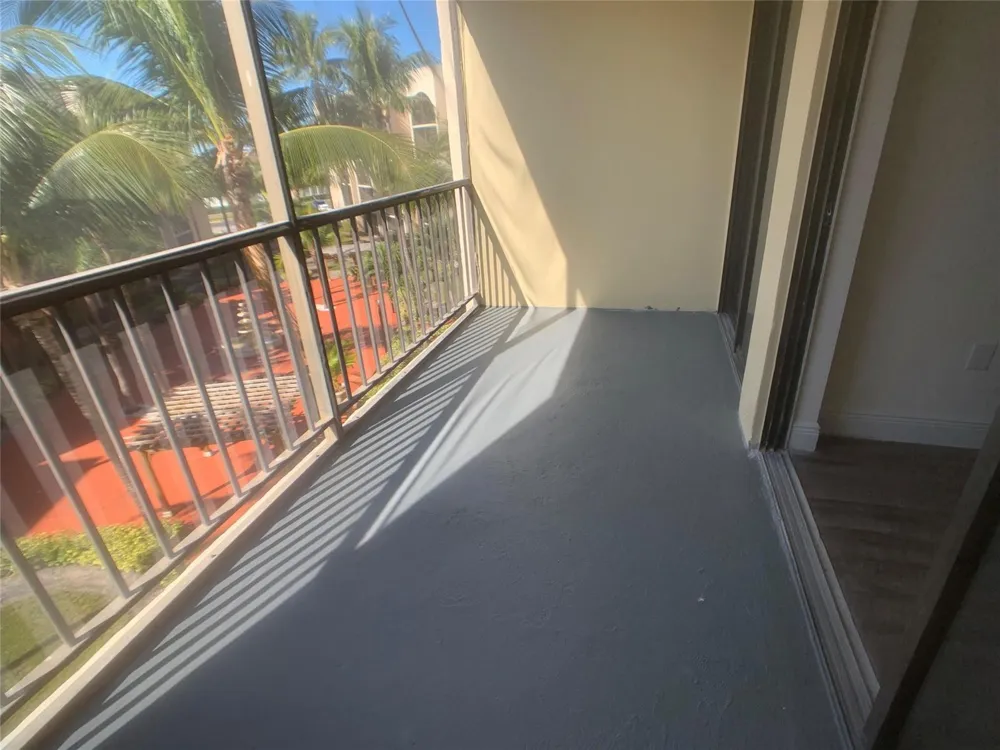 19455 NE 10 AVENUE #2-104 North Miami Beach, FL 33179