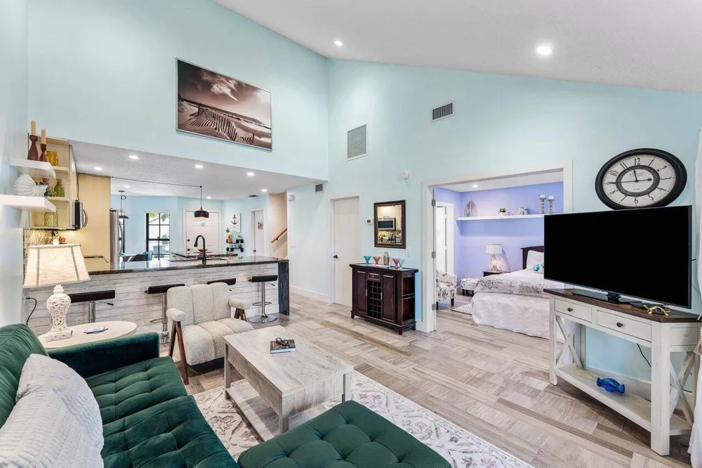 18577 Woodstream Drive Boca Raton, FL 33498