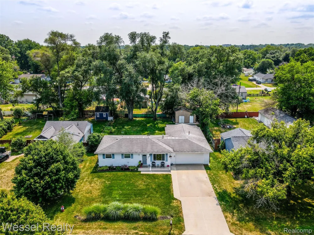 2444 Howe Street Shelby Charter Township, MI 48317