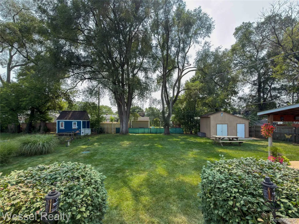 2444 Howe Street Shelby Charter Township, MI 48317