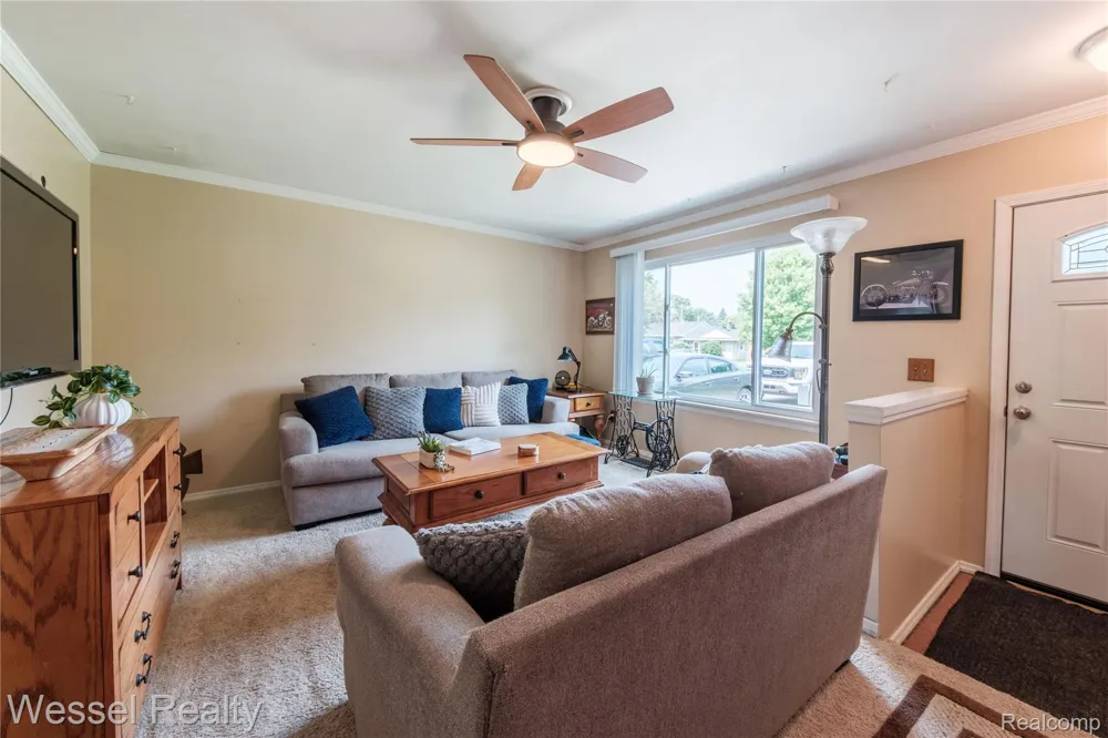 2444 Howe Street Shelby Charter Township, MI 48317