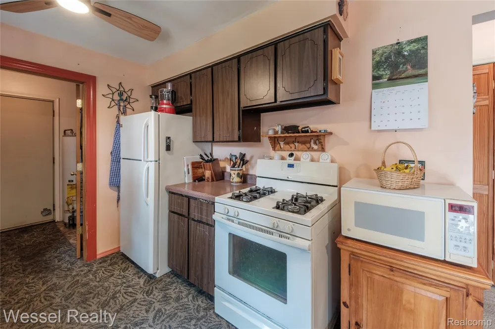 2444 Howe Street Shelby Charter Township, MI 48317