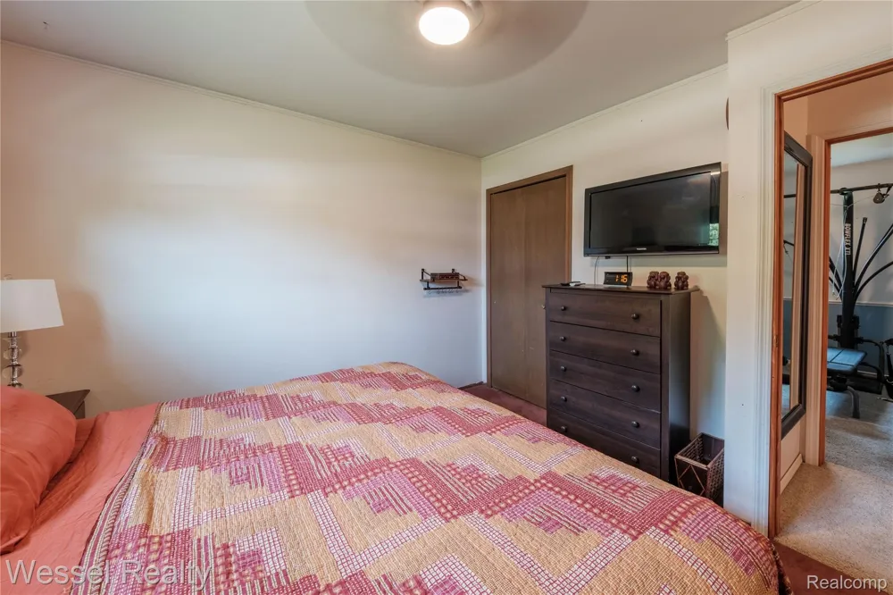 2444 Howe Street Shelby Charter Township, MI 48317
