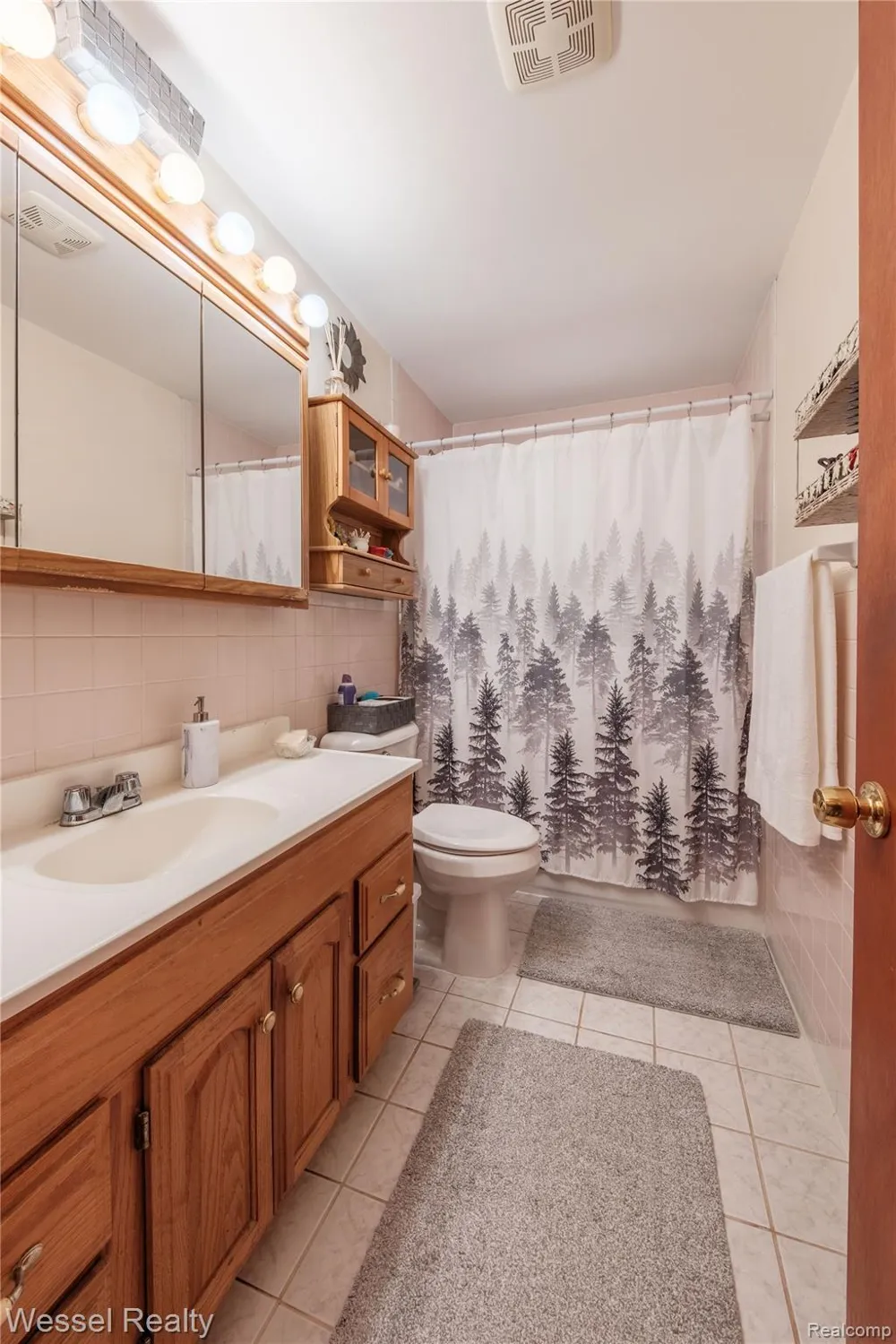 2444 Howe Street Shelby Charter Township, MI 48317