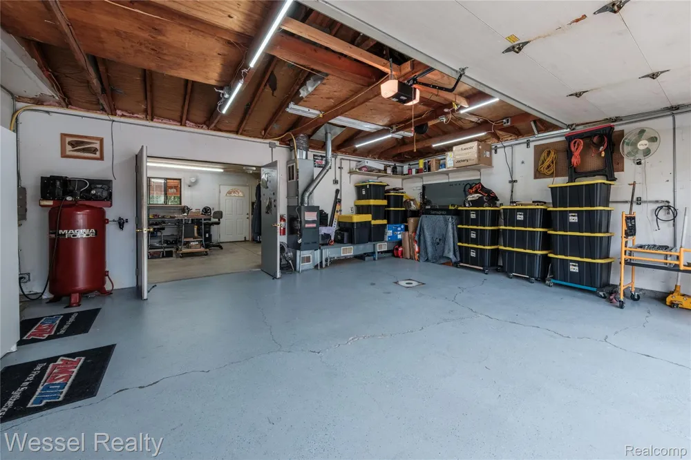 2444 Howe Street Shelby Charter Township, MI 48317