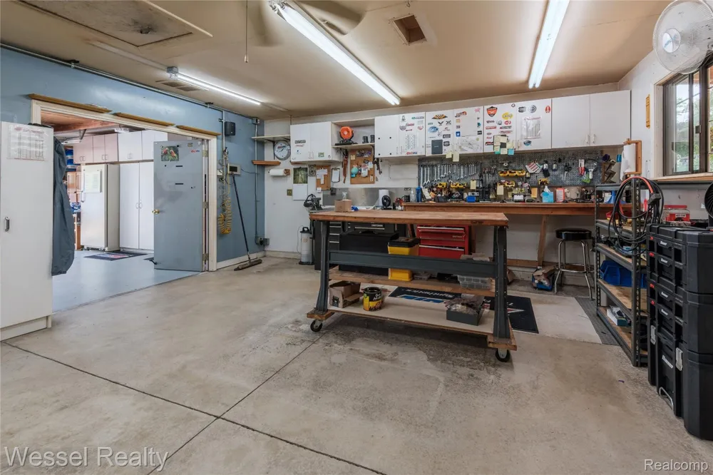 2444 Howe Street Shelby Charter Township, MI 48317