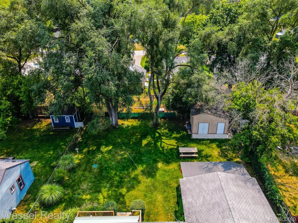 2444 Howe Street Shelby Charter Township, MI 48317
