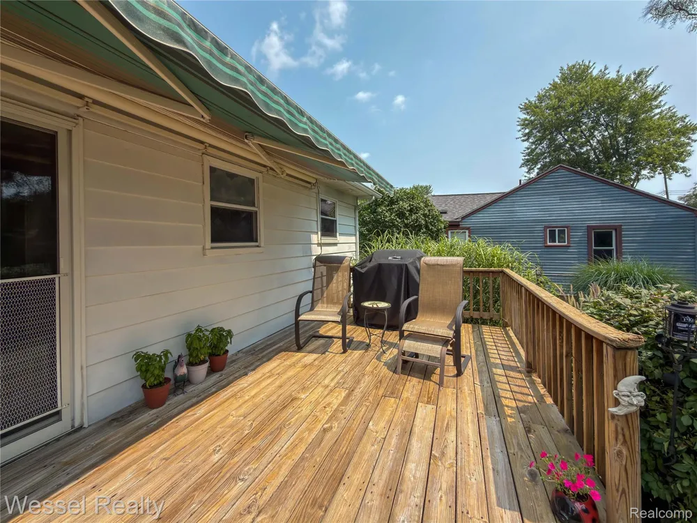 2444 Howe Street Shelby Charter Township, MI 48317
