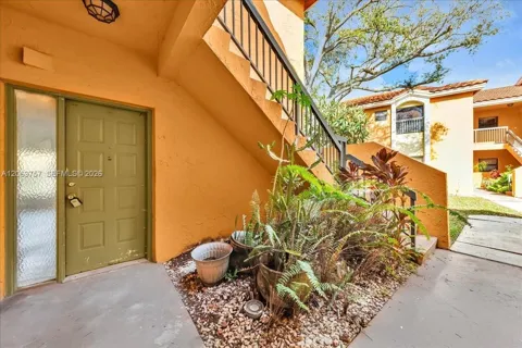 3814 Coral Tree Cir #3814