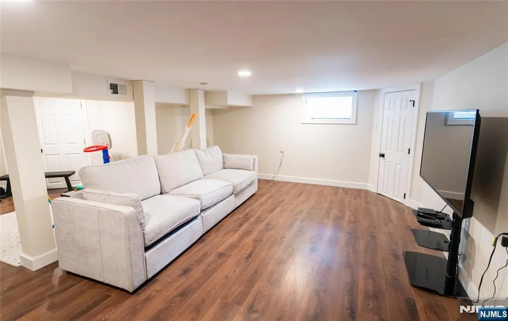 246 Stirling Avenue Orange, NJ 07050