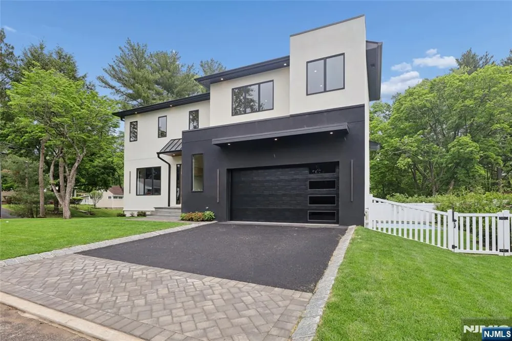 1 Bancroft Place Cresskill, NJ 07626