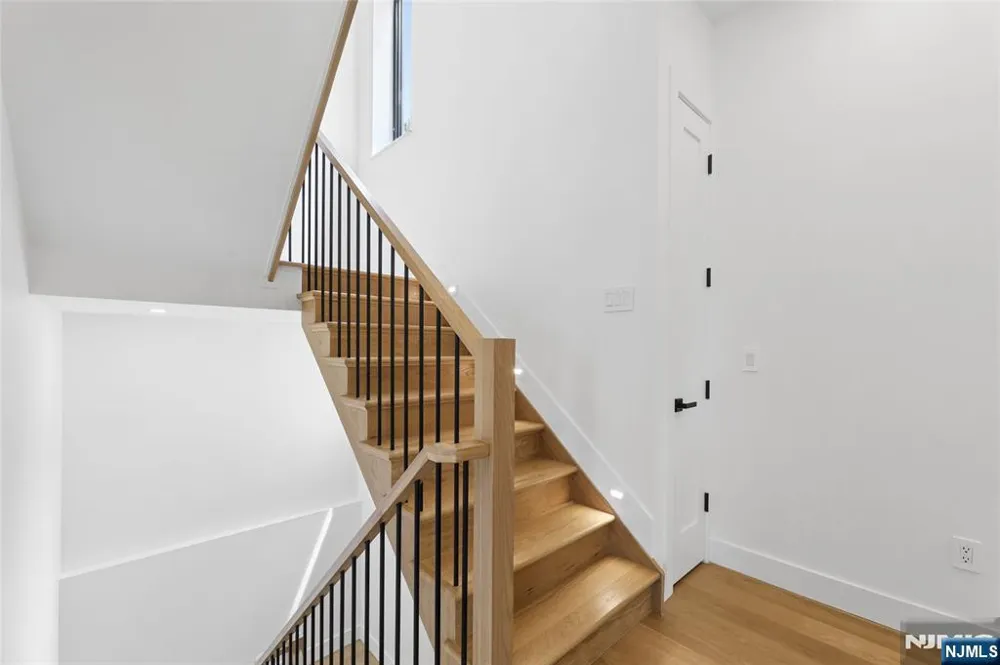 1 Bancroft Place Cresskill, NJ 07626