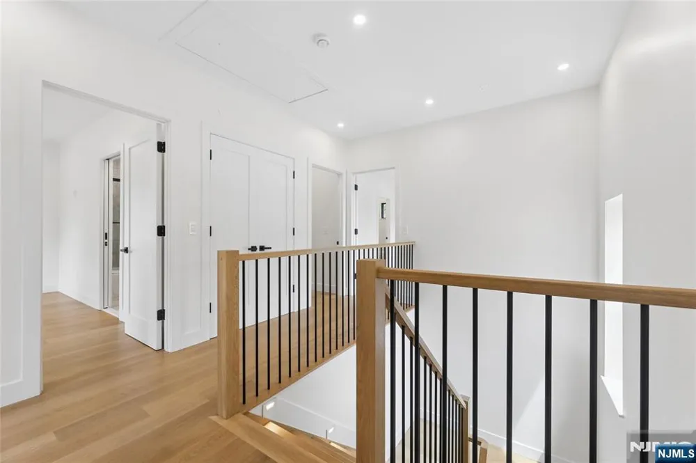 1 Bancroft Place Cresskill, NJ 07626