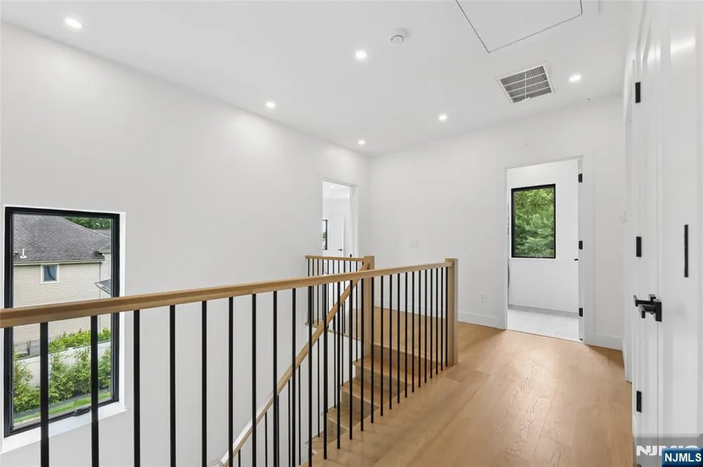 1 Bancroft Place Cresskill, NJ 07626