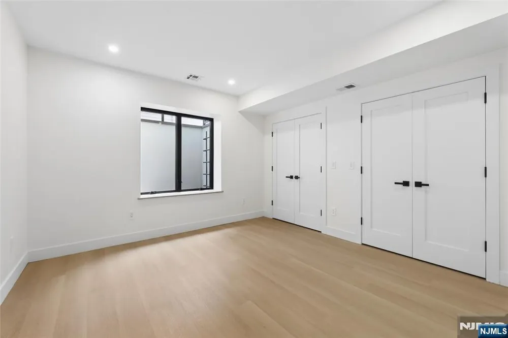 1 Bancroft Place Cresskill, NJ 07626