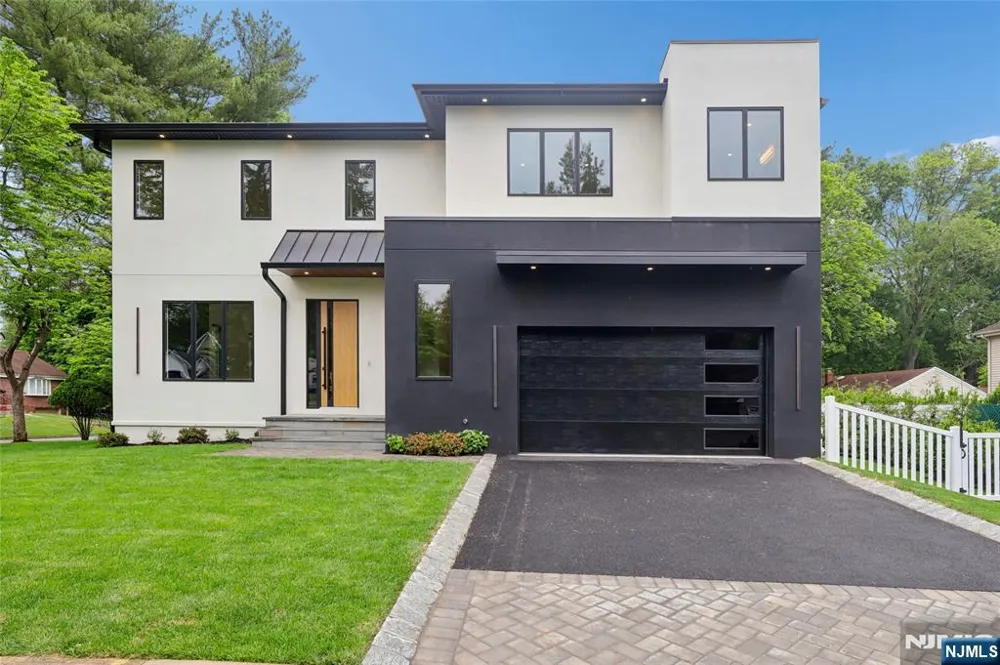 1 Bancroft Place Cresskill, NJ 07626