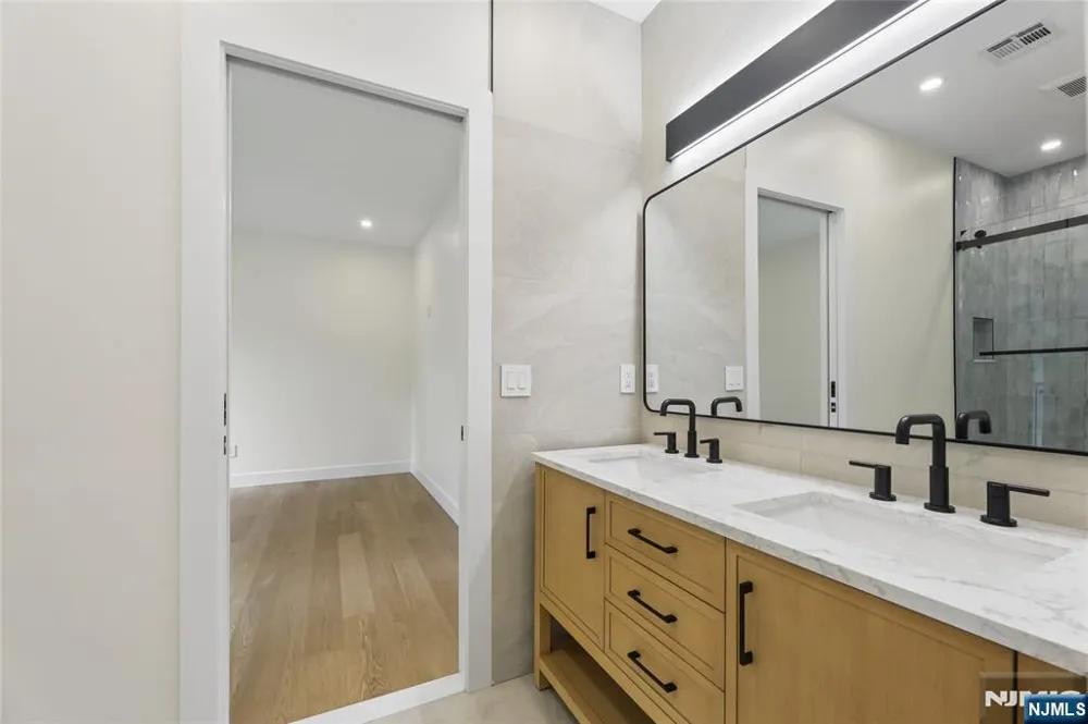 1 Bancroft Place Cresskill, NJ 07626