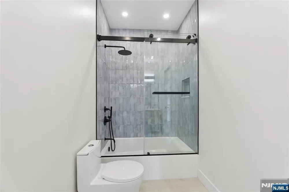 1 Bancroft Place Cresskill, NJ 07626
