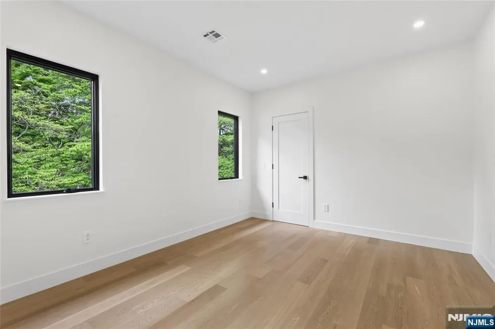 1 Bancroft Place Cresskill, NJ 07626