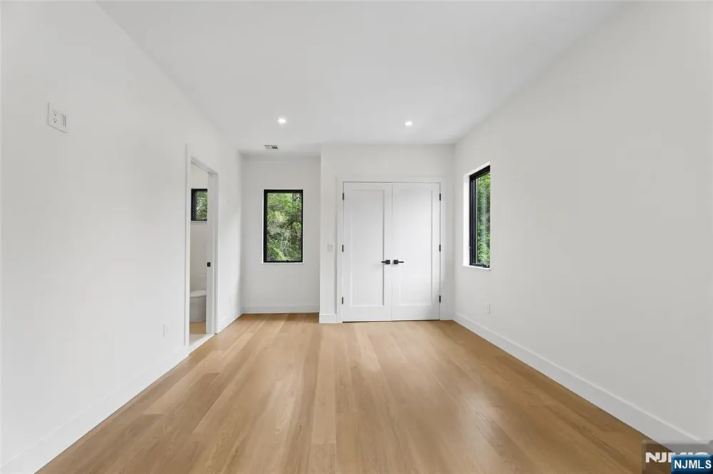 1 Bancroft Place Cresskill, NJ 07626