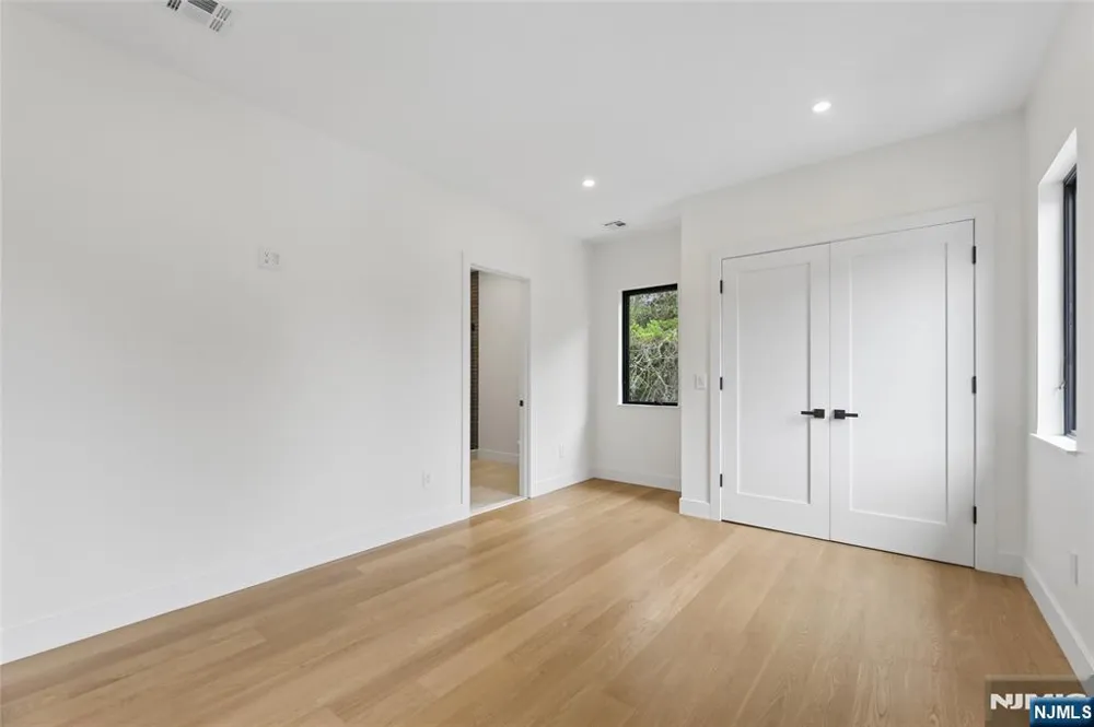 1 Bancroft Place Cresskill, NJ 07626