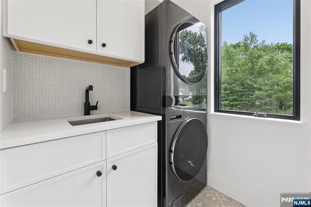 1 Bancroft Place Cresskill, NJ 07626