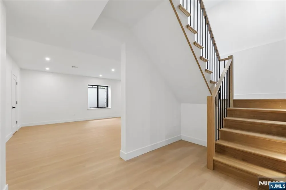 1 Bancroft Place Cresskill, NJ 07626