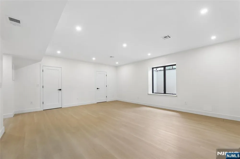 1 Bancroft Place Cresskill, NJ 07626