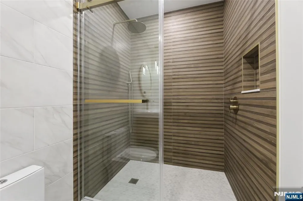 1 Bancroft Place Cresskill, NJ 07626