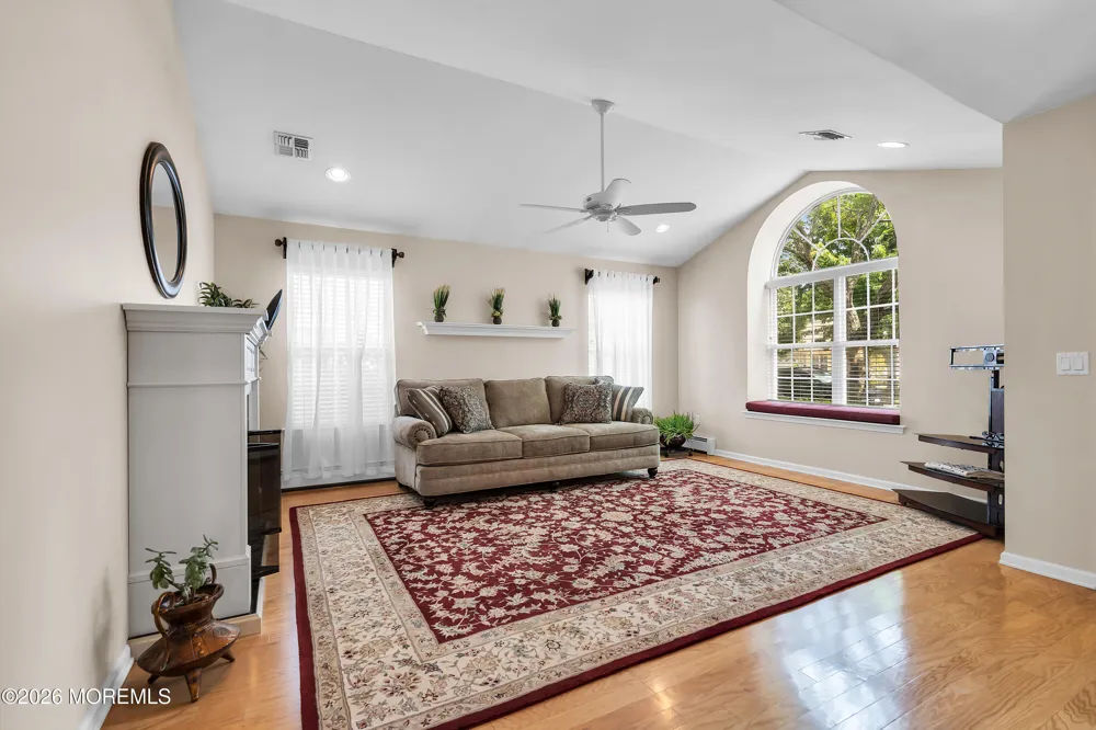 155 Skyline Drive Lakewood, NJ 08701