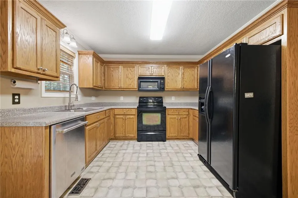 50 Oak Grove Lane NW Adairsville, GA 30103