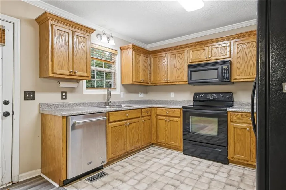 50 Oak Grove Lane NW Adairsville, GA 30103
