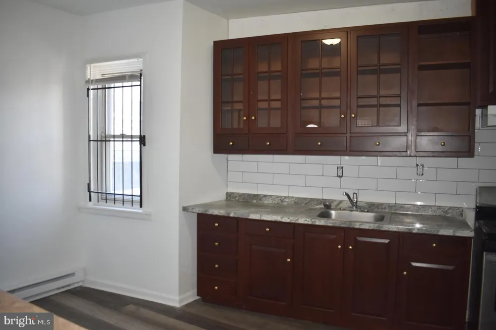 10 S 62ND STREET Philadelphia, PA 19139