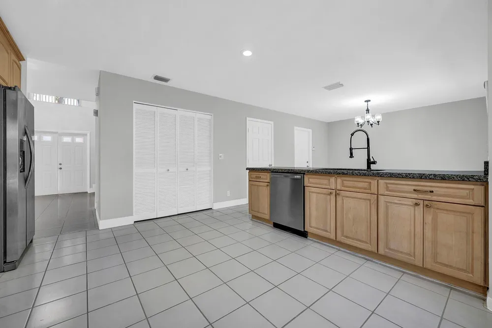 10820 BUTTONWOOD LAKE DRIVE Boca Raton, FL 33498