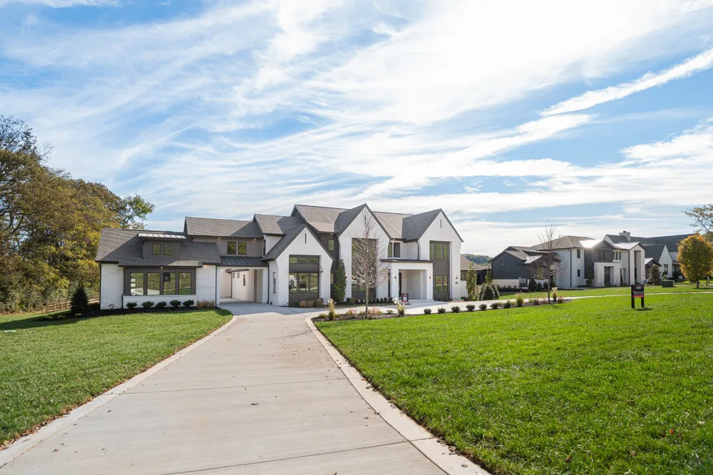 1760 Dean Rd Thompsons Station, TN 37179