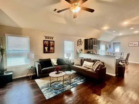 1510 Spencer Glen Lane